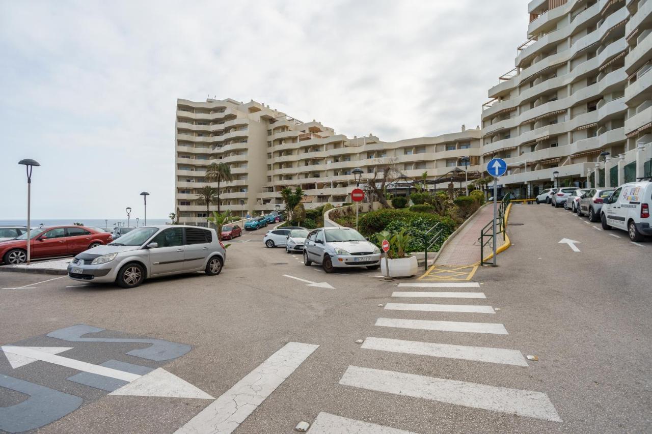 Seaview Beachfront Studio With Aqua Park & Balcony Benalmádena Zimmer foto