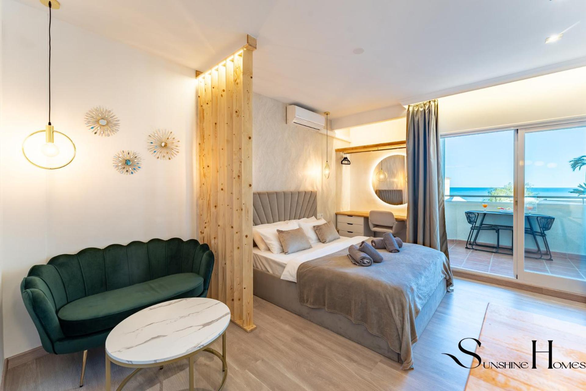 Seaview Beachfront Studio With Aqua Park & Balcony Benalmádena Exterior foto